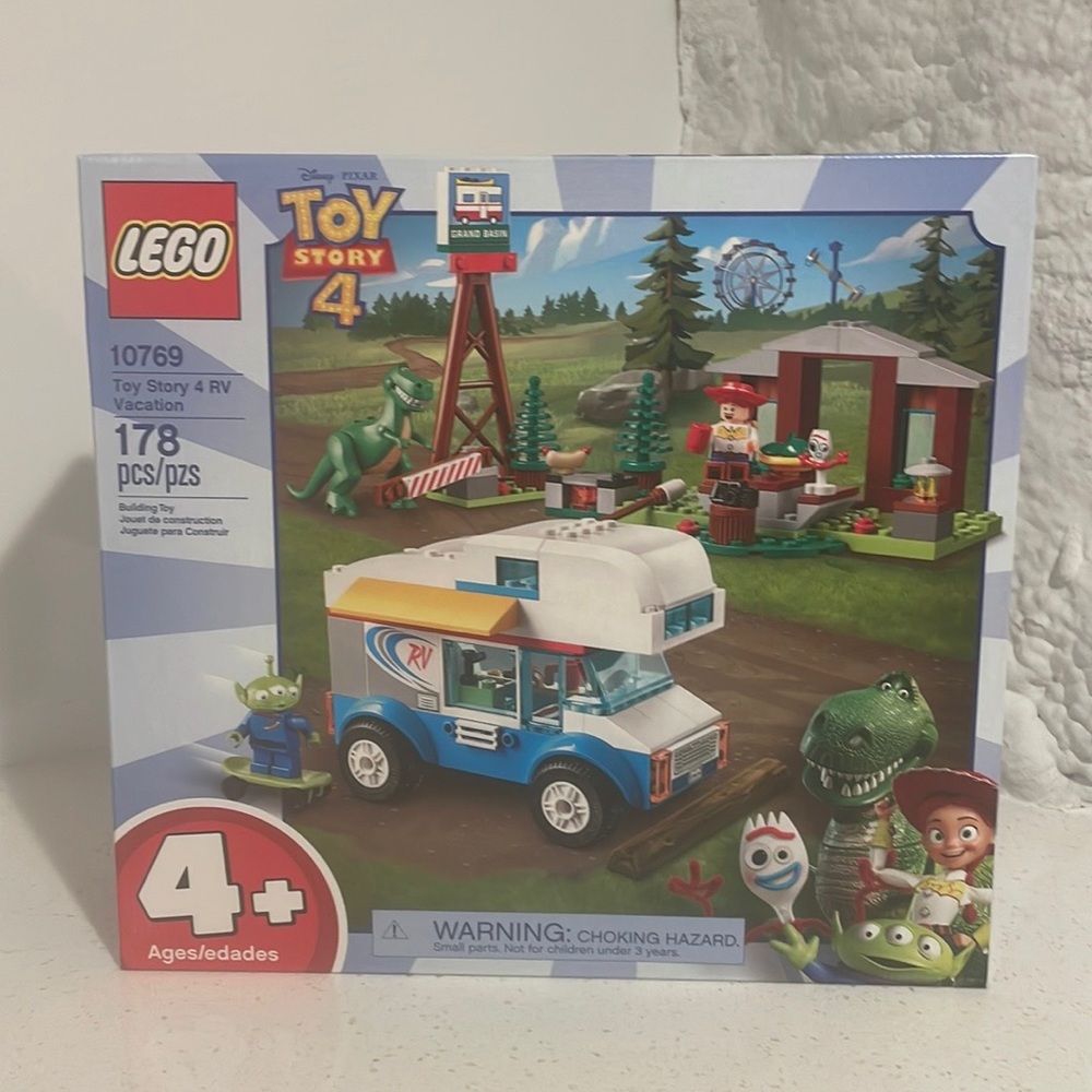 Disney Pixar toy story 4 RV Vacation Lego Set.  178 piece - NEW never opened.